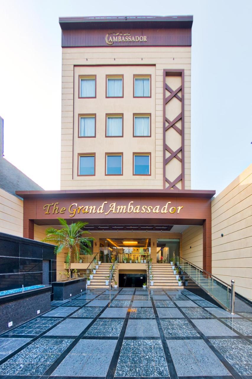 The Grand Ambassador Hotel Phagwāra Exterior foto